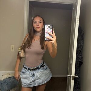 Meet your Posher, Apryl